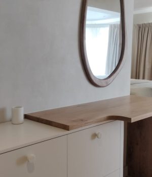 dresser 2