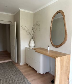 dresser 4